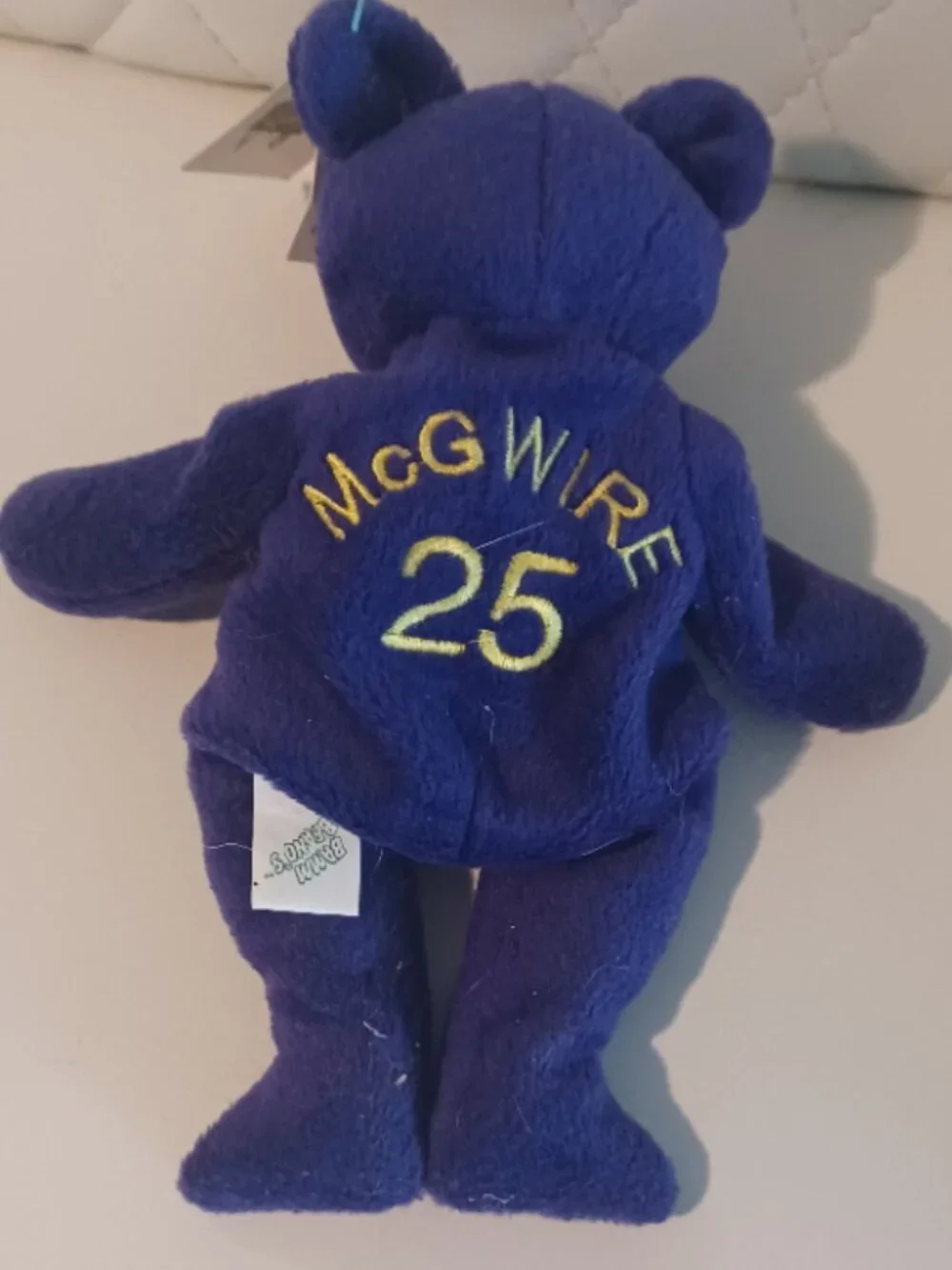 NWT Vintage Salvino's Bamm Beano's Mark McGwire #25 Beanie Issue Date Aug 1998